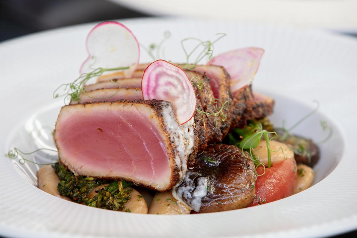 PINOT-NOIR-SAPERAVI-RARA-NEAGRA-food
